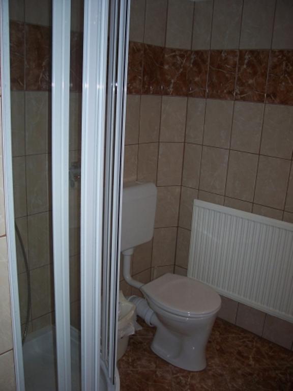 Thermal Apartmanhaz Komárom Værelse billede
